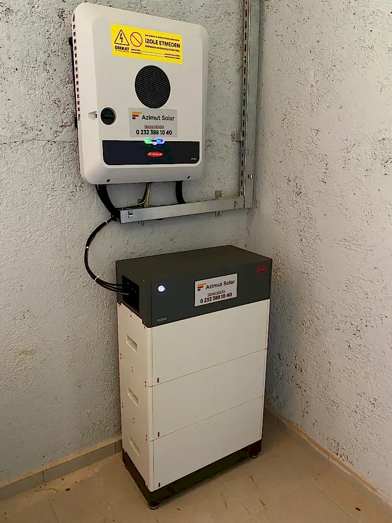 Azimut Solar hibrit sistem kurulumu — Fronius inverter ve BYD Lityum Pil